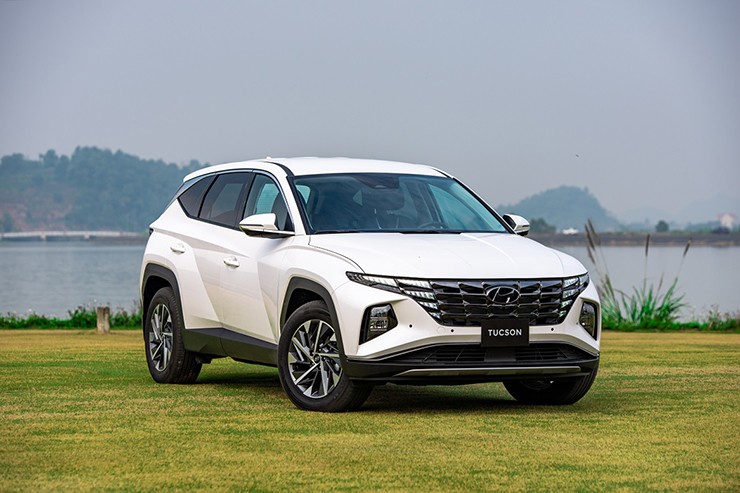 Gia xe Hyundai Tucson lan banh thang 9 2023 giam 50 le phi truoc ba 23 1694796712 193 width740height493